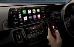 8-inch touch screen infotainment